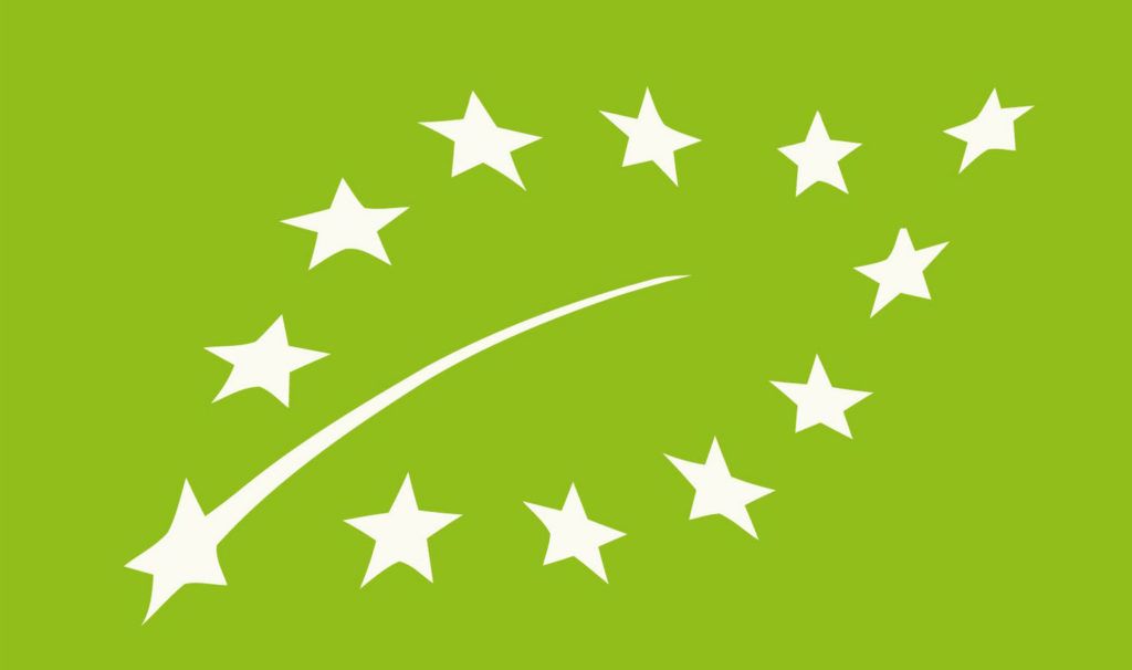 Nuevo logotipo de Agricultura Ecológica: 12 estrellas blancas de la Unión Europea que forman la silueta de una hoja sobre un fondo verde